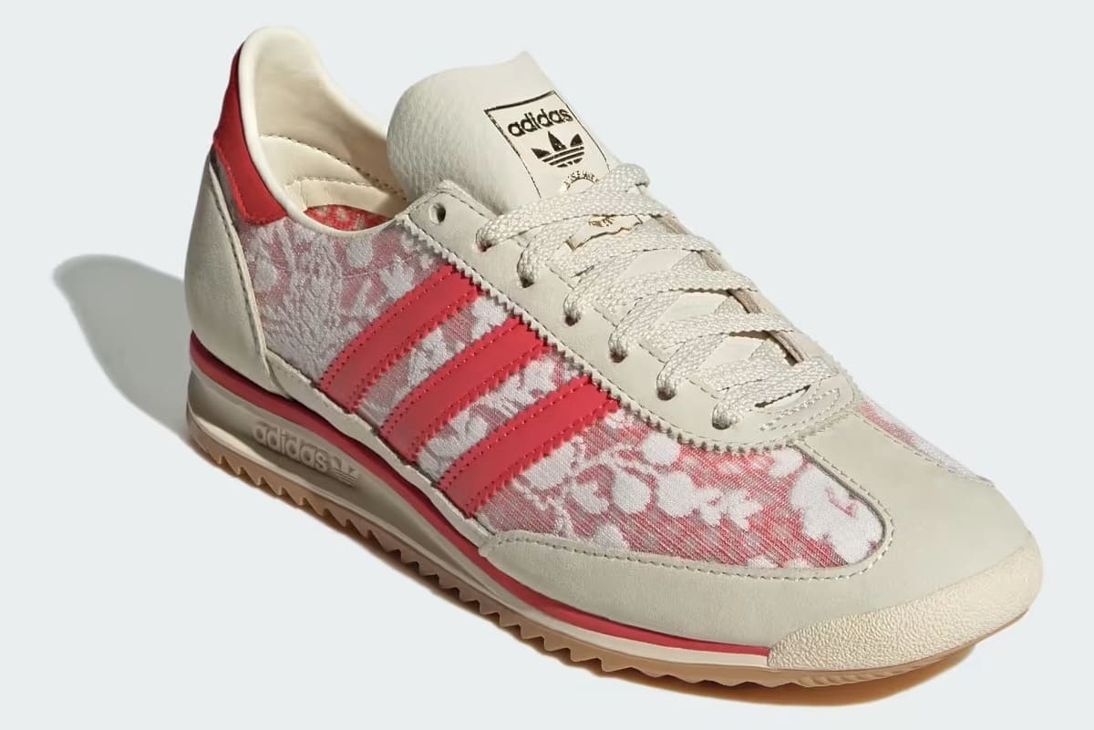 Las nuevas zapatillas florales SL 72 OG X Liberty London en color crema y rojo de Adidas