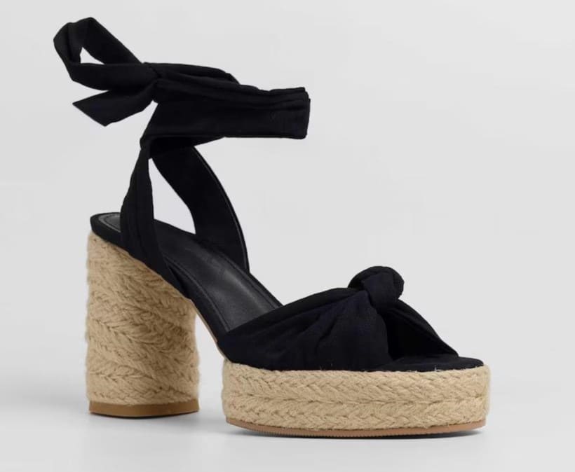 Sandalias de tacón en esparto con parte delantera anudada