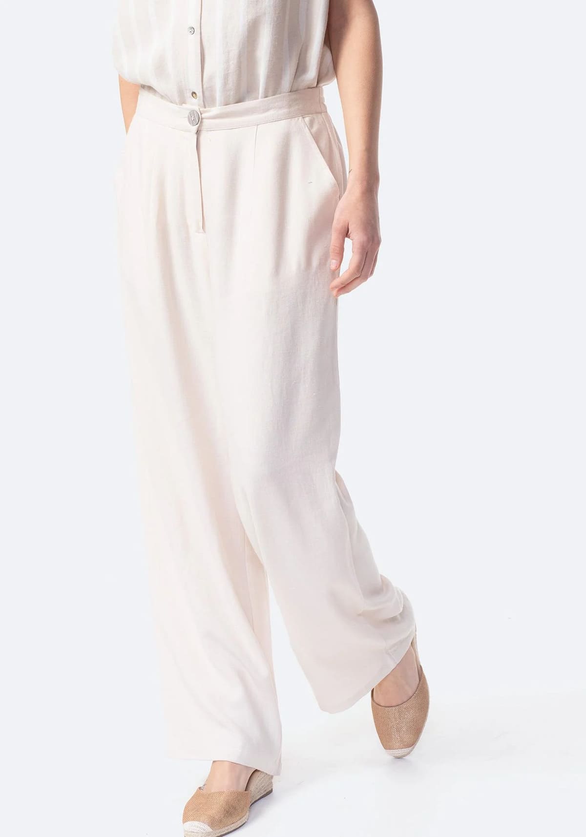 Pantalón largo fluido con lino