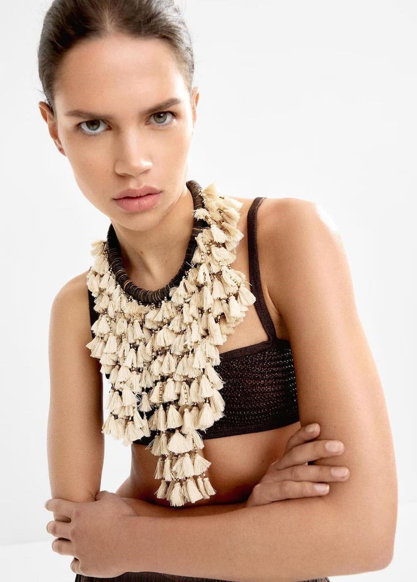 Collar maxi con múltiples borlas decorativas, Parfois