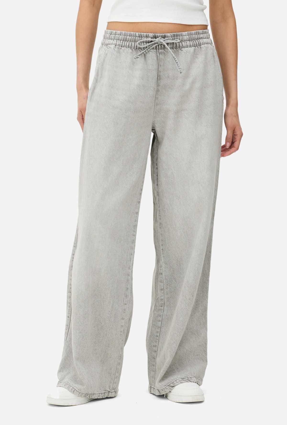 Joggers de denim anchos de Paula Echevarría de Primark