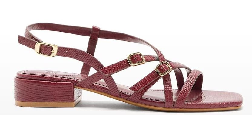 Sandalias de tacón con grabado animal print y tiras cruzadas con hebilla