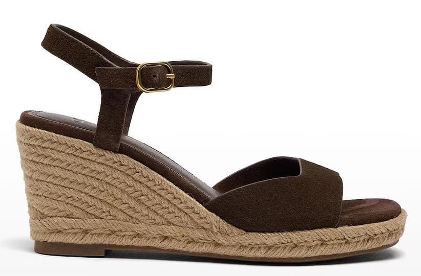 Sandalias de cuña con cierre de hebilla