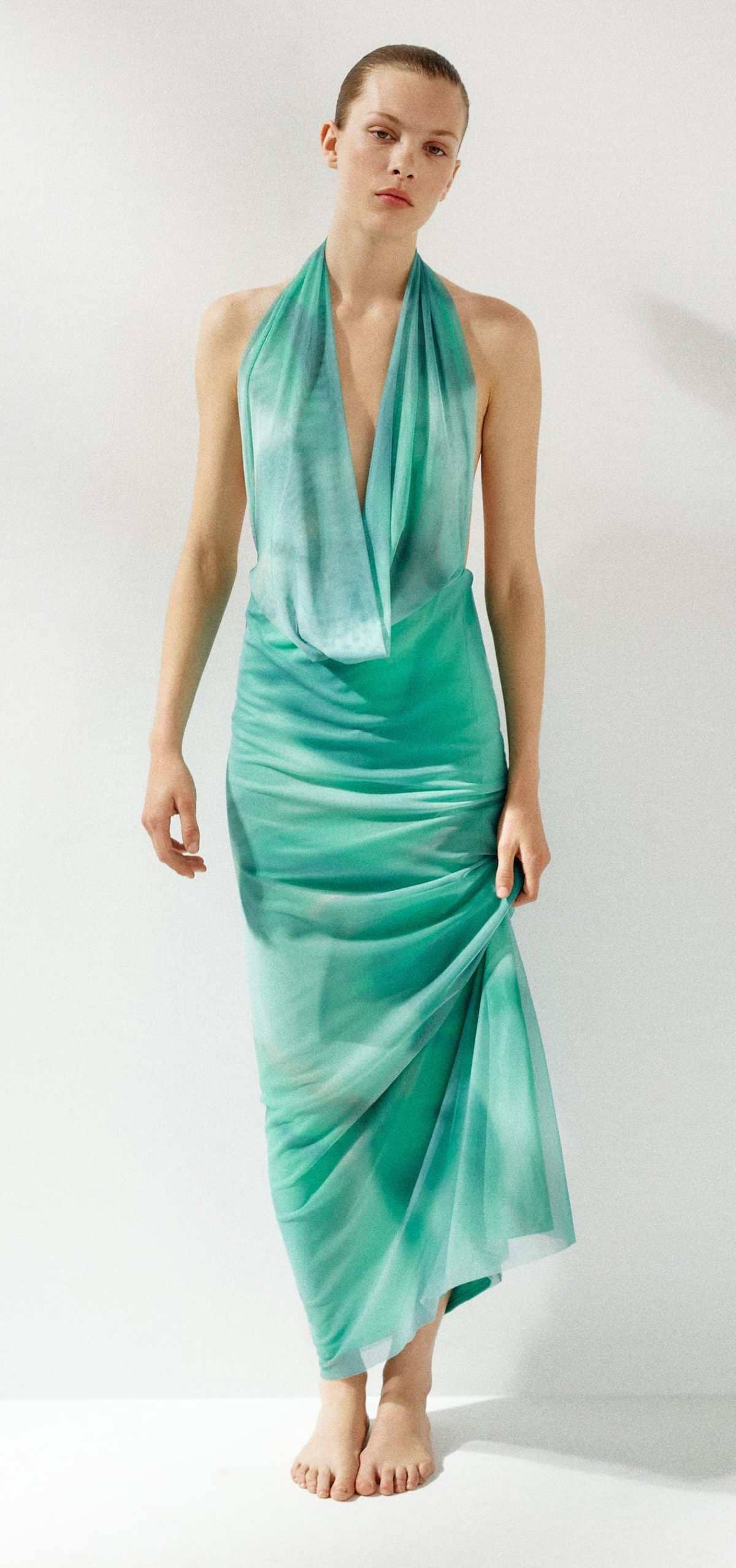 Vestido largo tul estampado de Zara