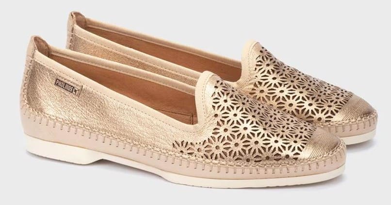 Mocasines de piel con plantilla acolchada en color oro