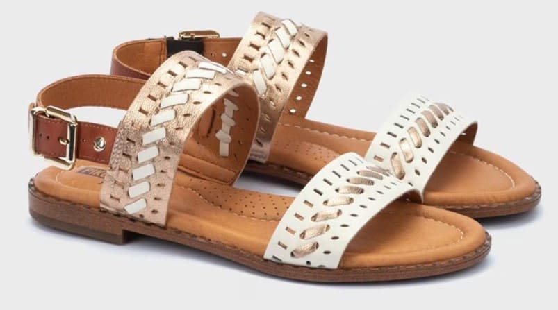 Sandalias de piel con cierre de hebilla y plantilla acolchada en color blanco