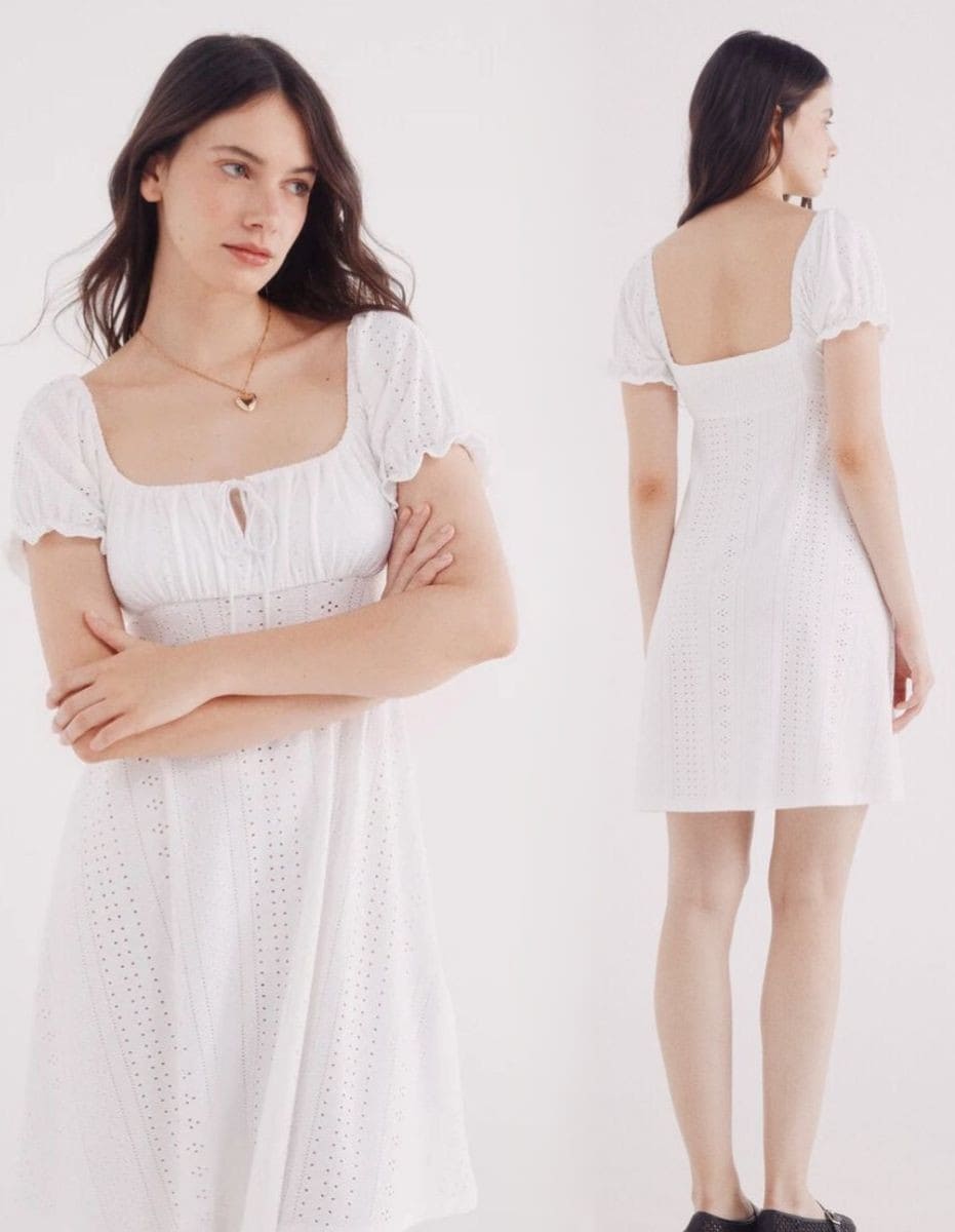 Vestido corto bordado suizo