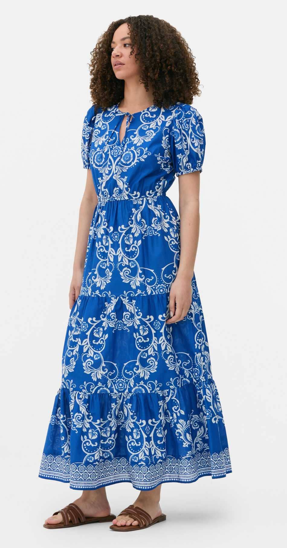 Vestido largo a capas con estampado de cachemira