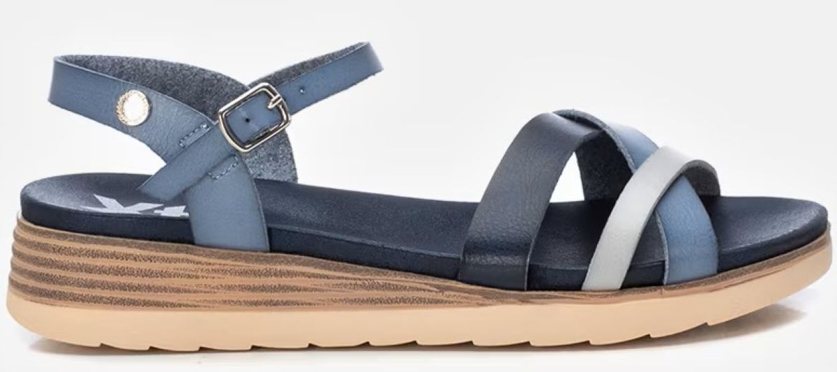 Sandalias de cuña con cierre de hebilla Xti de El Corte Inglés