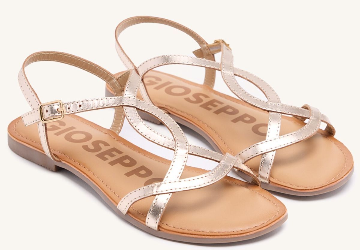 Sandalias planas de piel con tiras y plantilla acolchada Gioseppo de El Corte Inglés