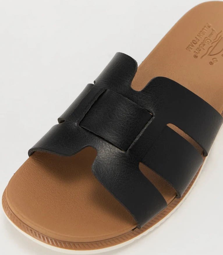 Skechers Desert Kiss Low Peak Look