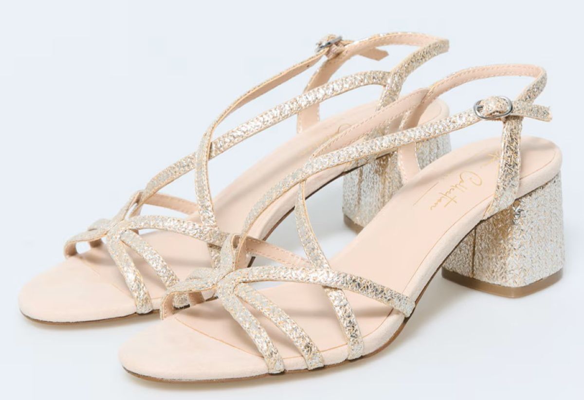 Sandalia tacón rafia de Sfera