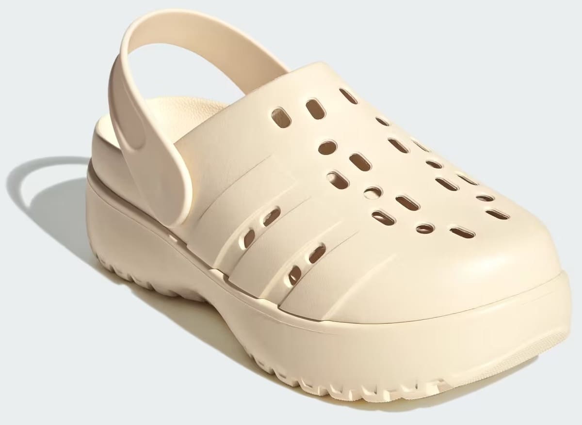 Los nuevos zuecos Adilette Platform en color crudo de Adidas