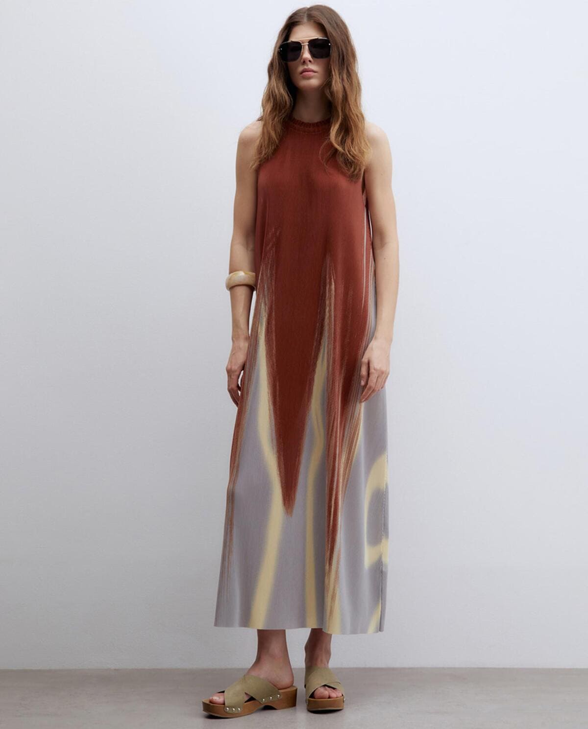 Vestido plisado con estructura