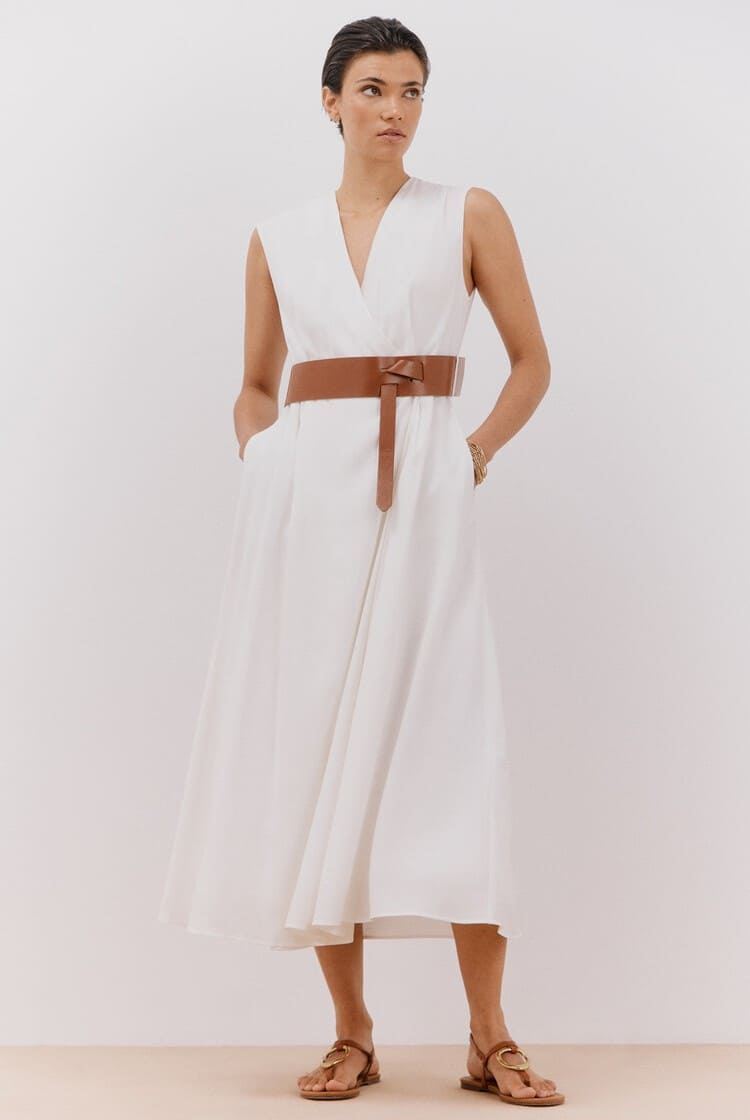 Vestido blanco con cinturón
