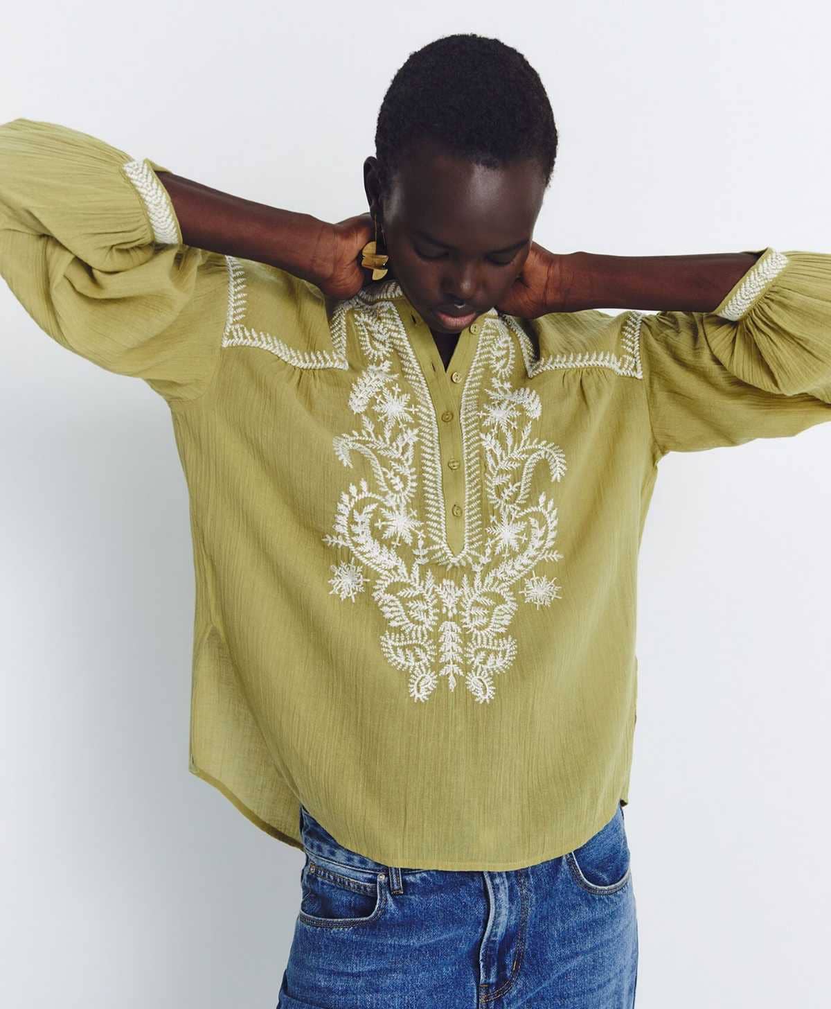 Bluson verde bordados de Sfera