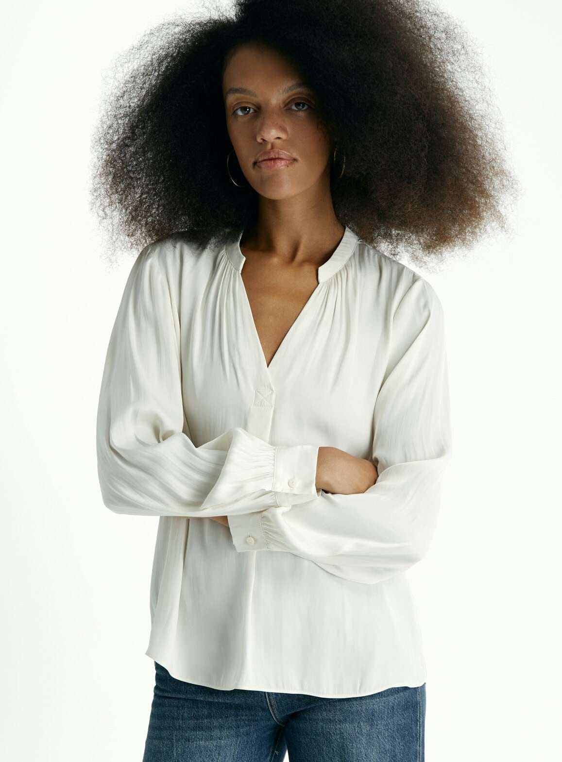 Blusón escote satinado de Sfera