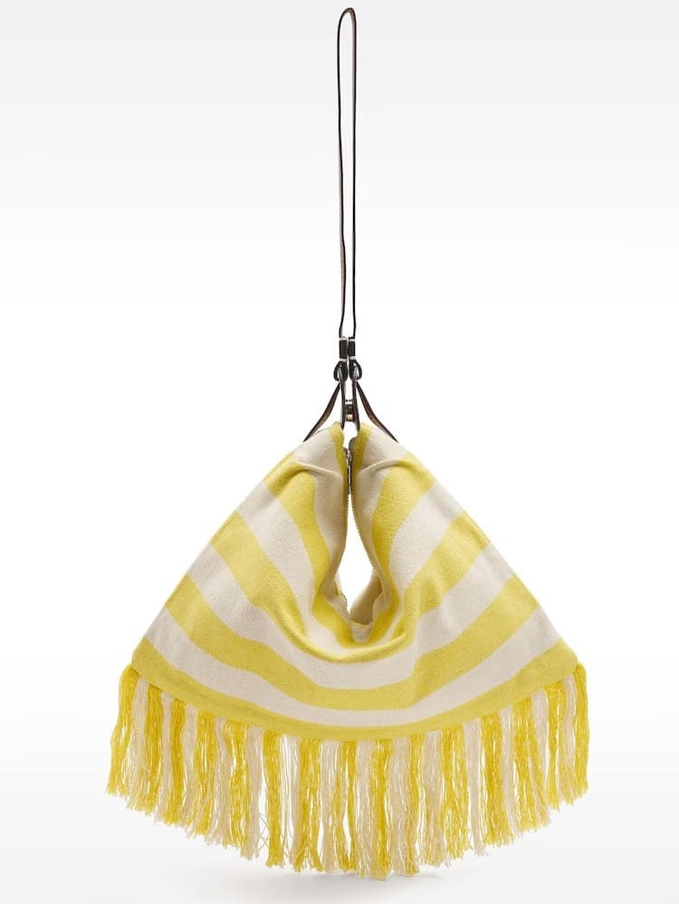 El nuevo bolso de fiesta multiposición con flecos y estampado de rayas con cierre de cremallera de Parfois en El Corte Inglés