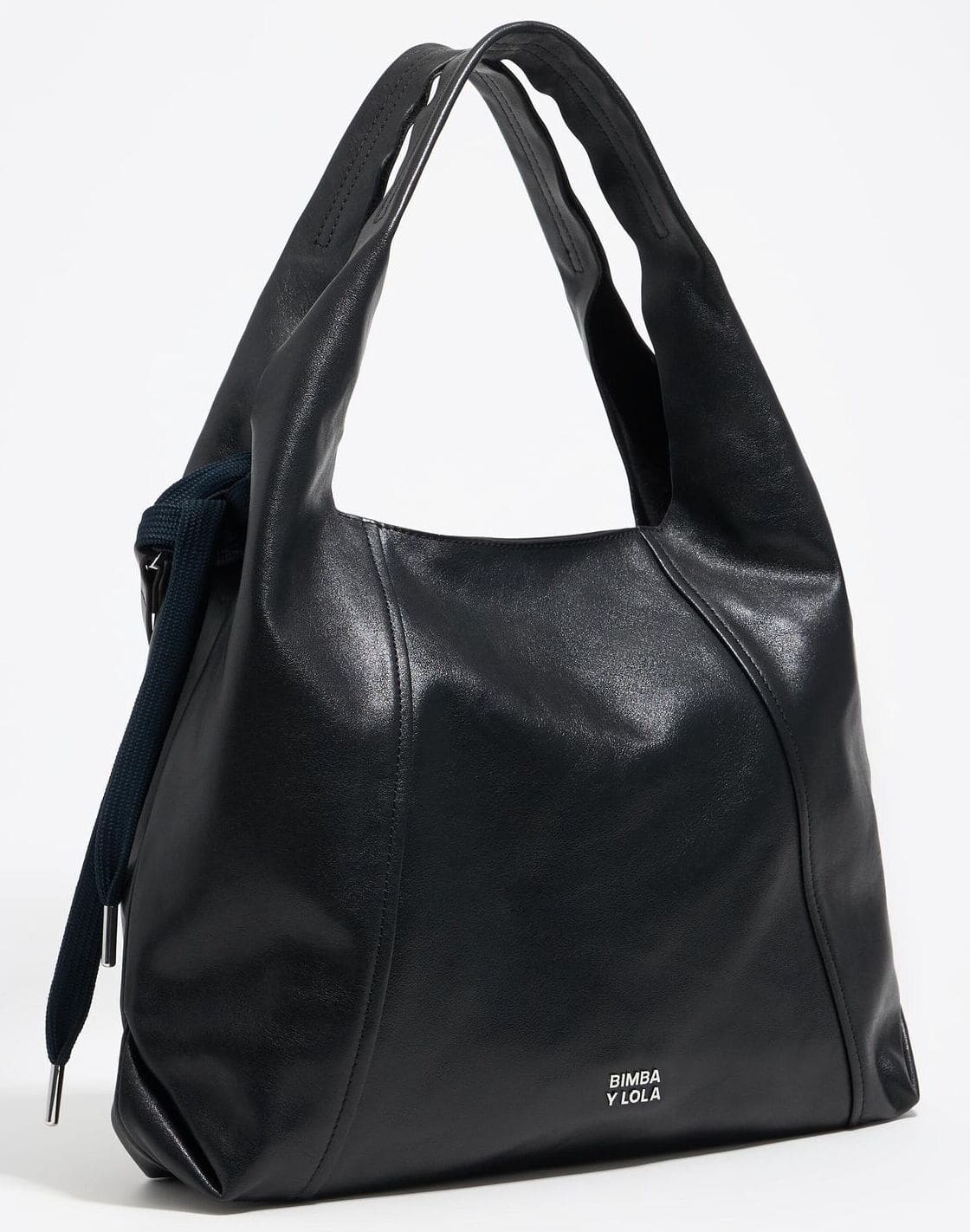 El nuevo bolso paper de piel en color negro de Bimba y Lola