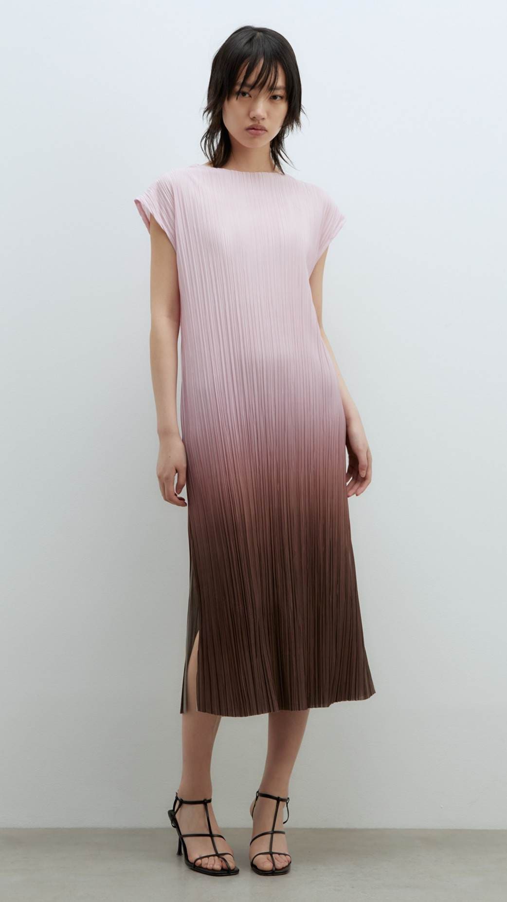 Vestido túnica plisada de Sfera