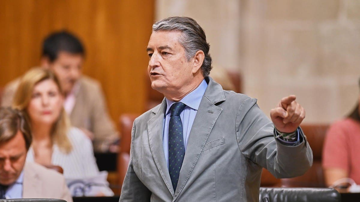 El consejero de la Presidencia, durante su intervención | Salvador López Medina