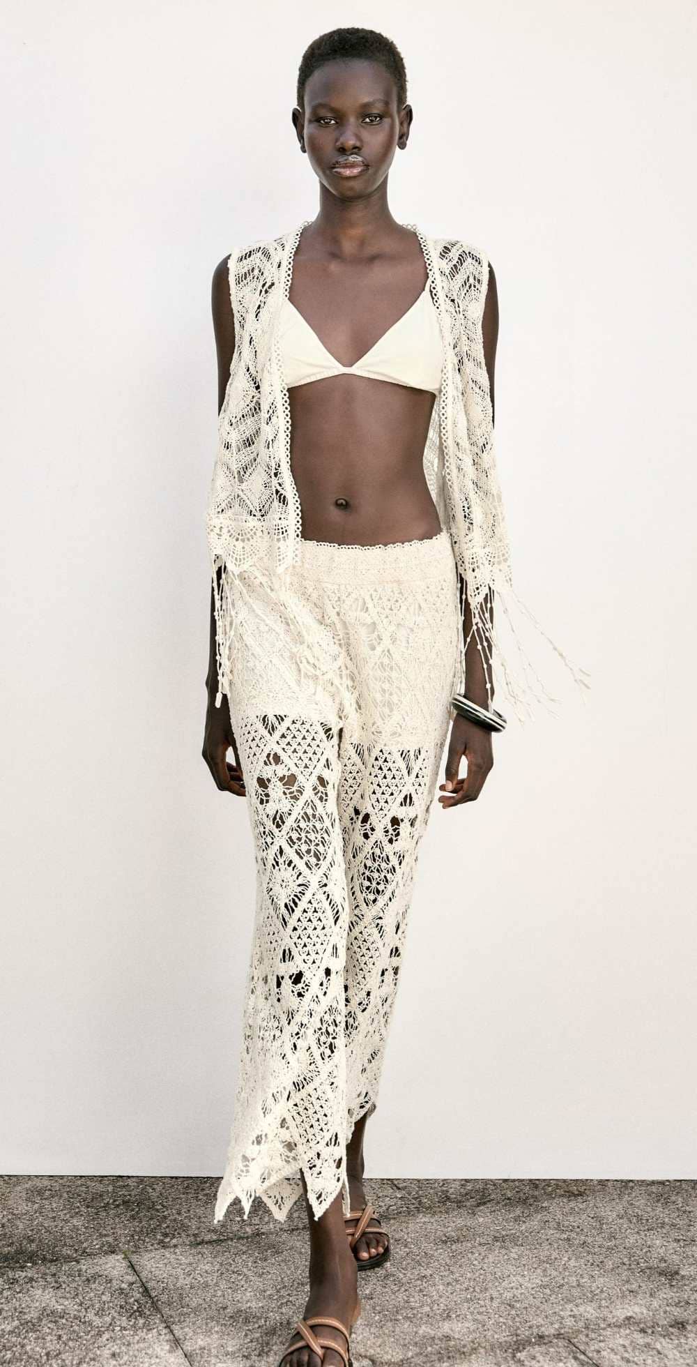 Pantalón crochet de Zara