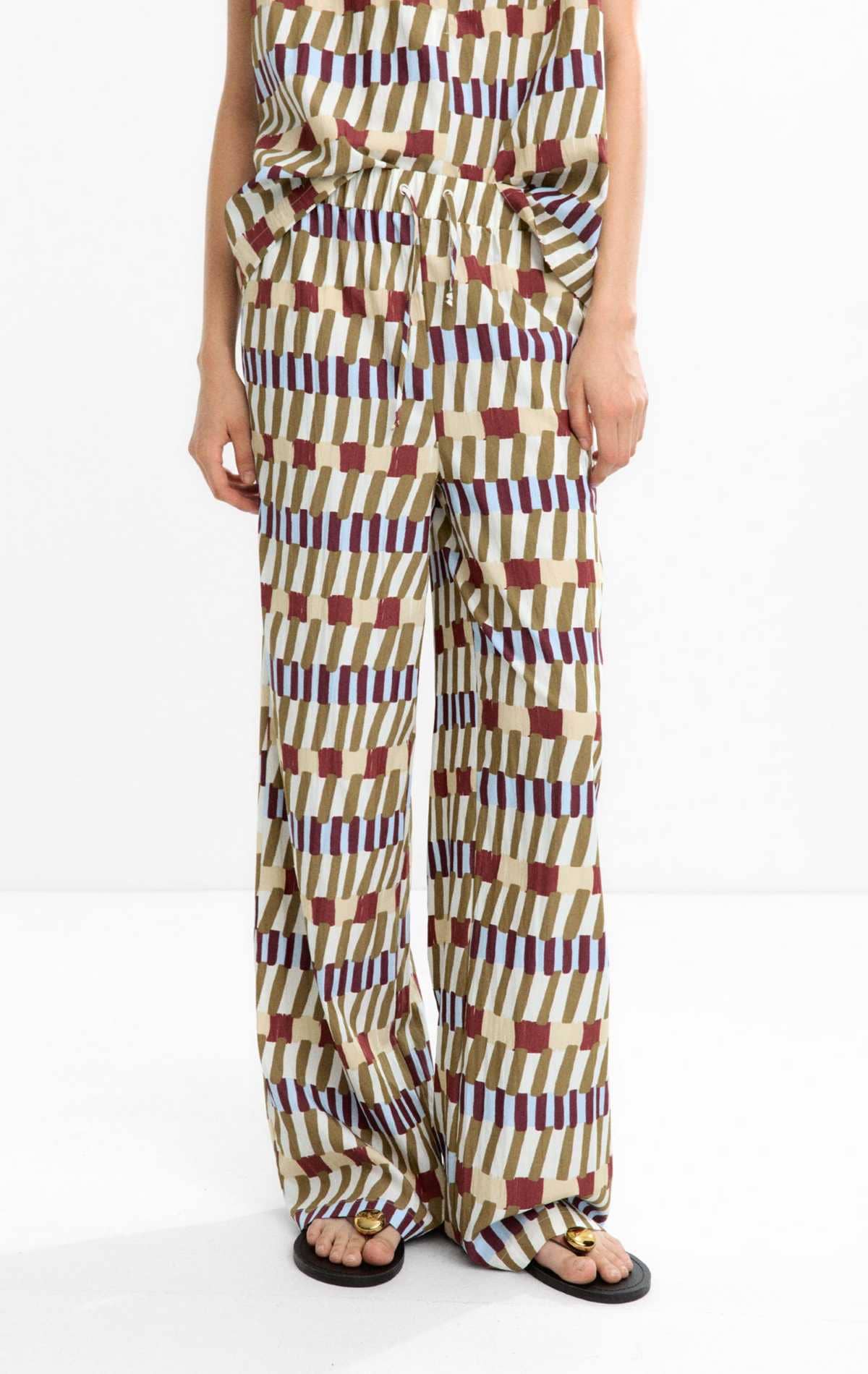 Pantalones fluidos estampados