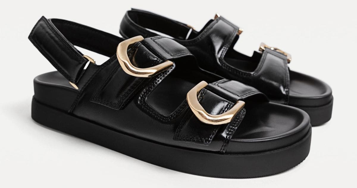 Sandalias planas hebillas de Stradivarius