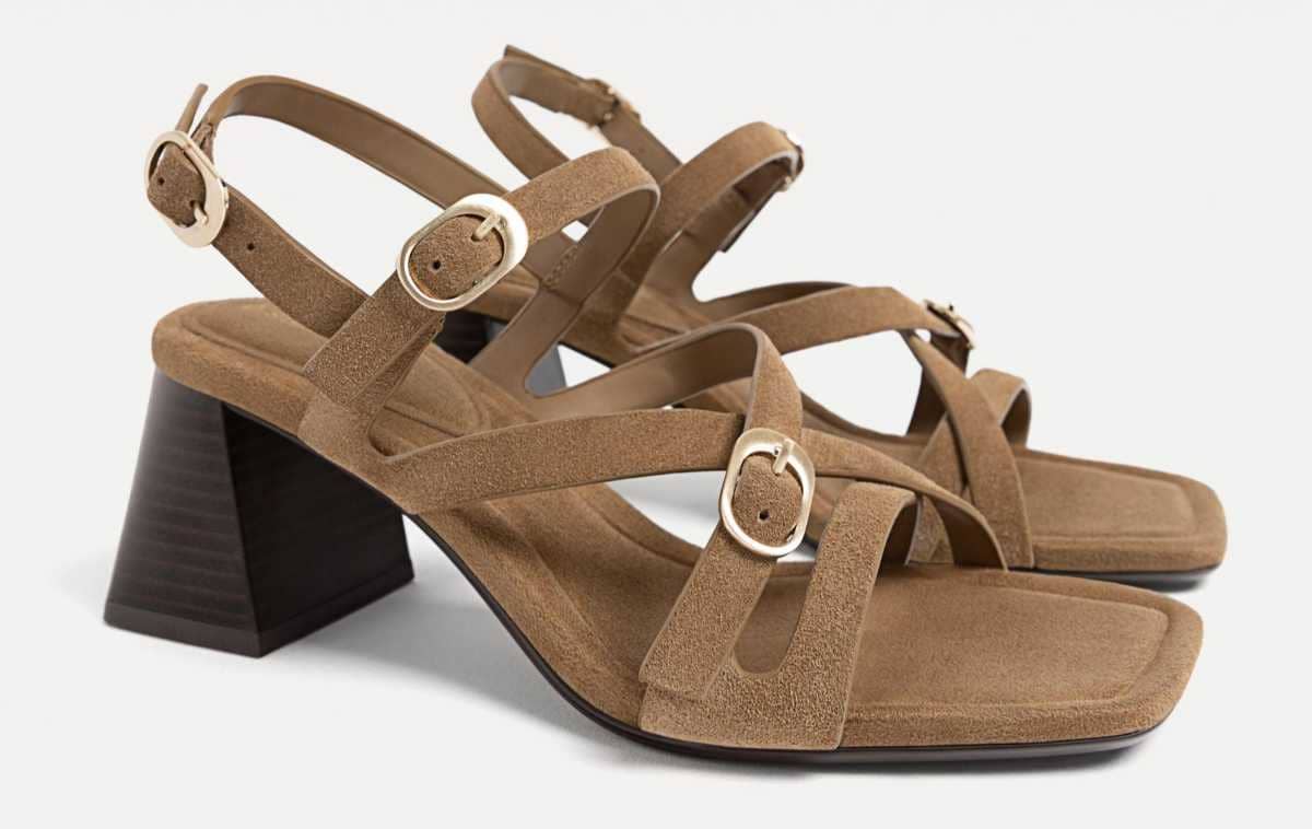 Sandalias serraje hebillas de Stradivarius