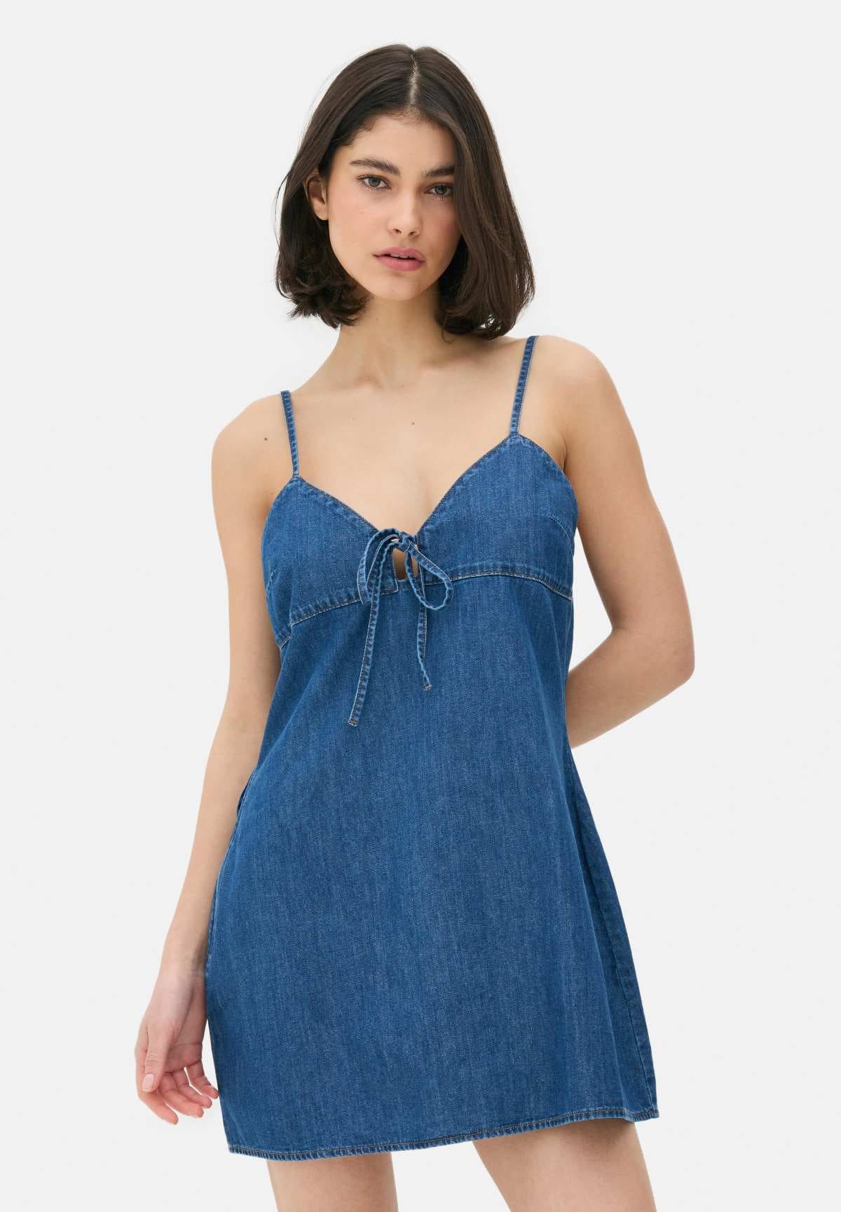 Vestido corto vaquero lazo de Primark