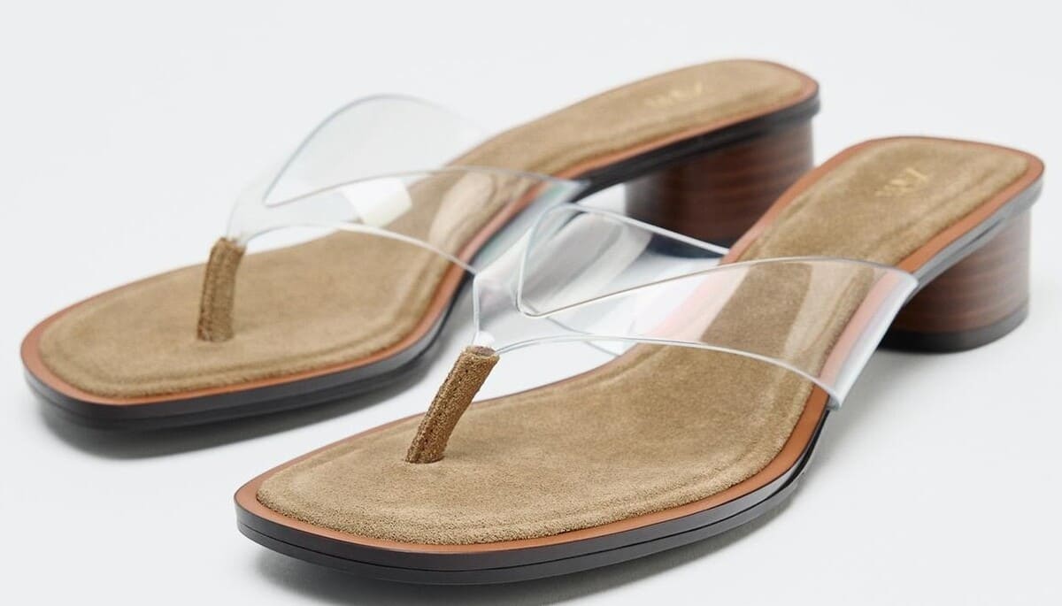 Sandalia de tacón ancho con pala de vinilo