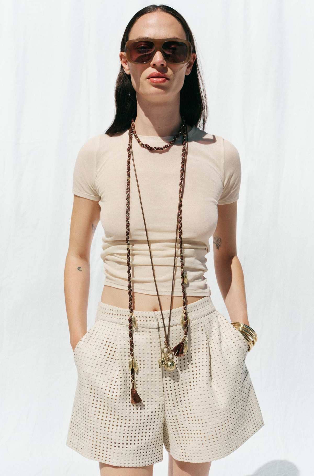 Bermuda troquelada efecto ante de Zara