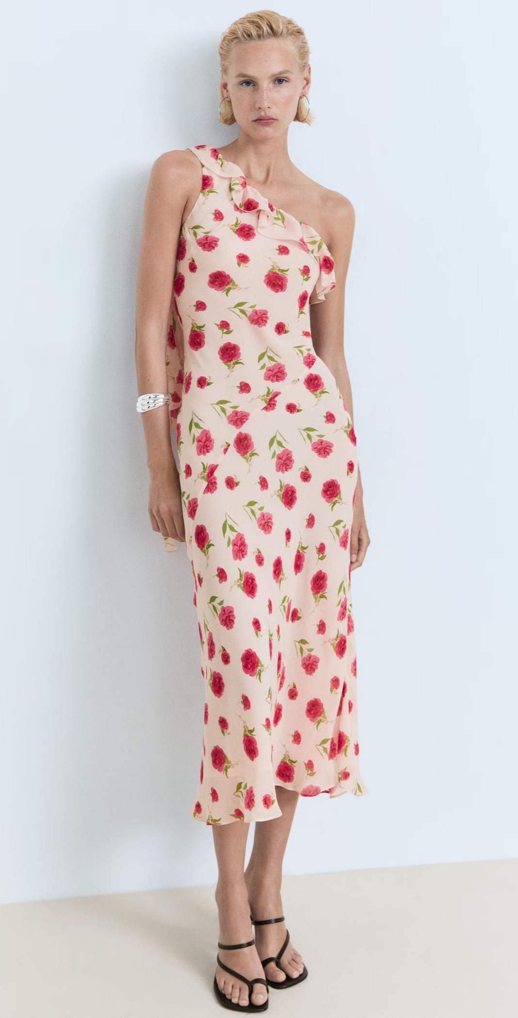 Vestido floral volantes de Mango