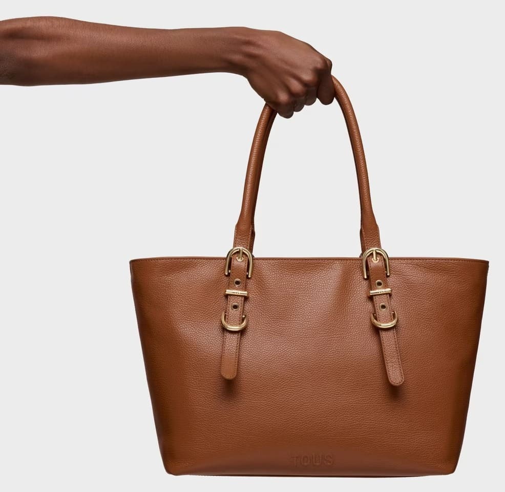 El bolso capazo grande de piel en color camel Tous Buckles