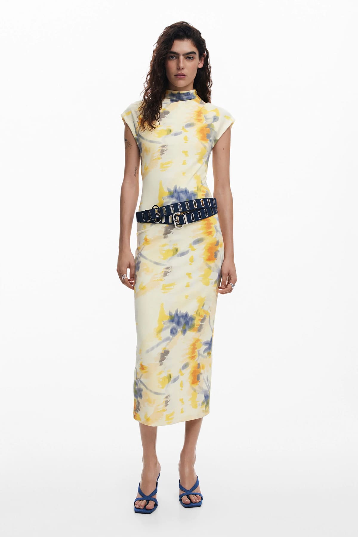 Vestido tubo con estampado de flores