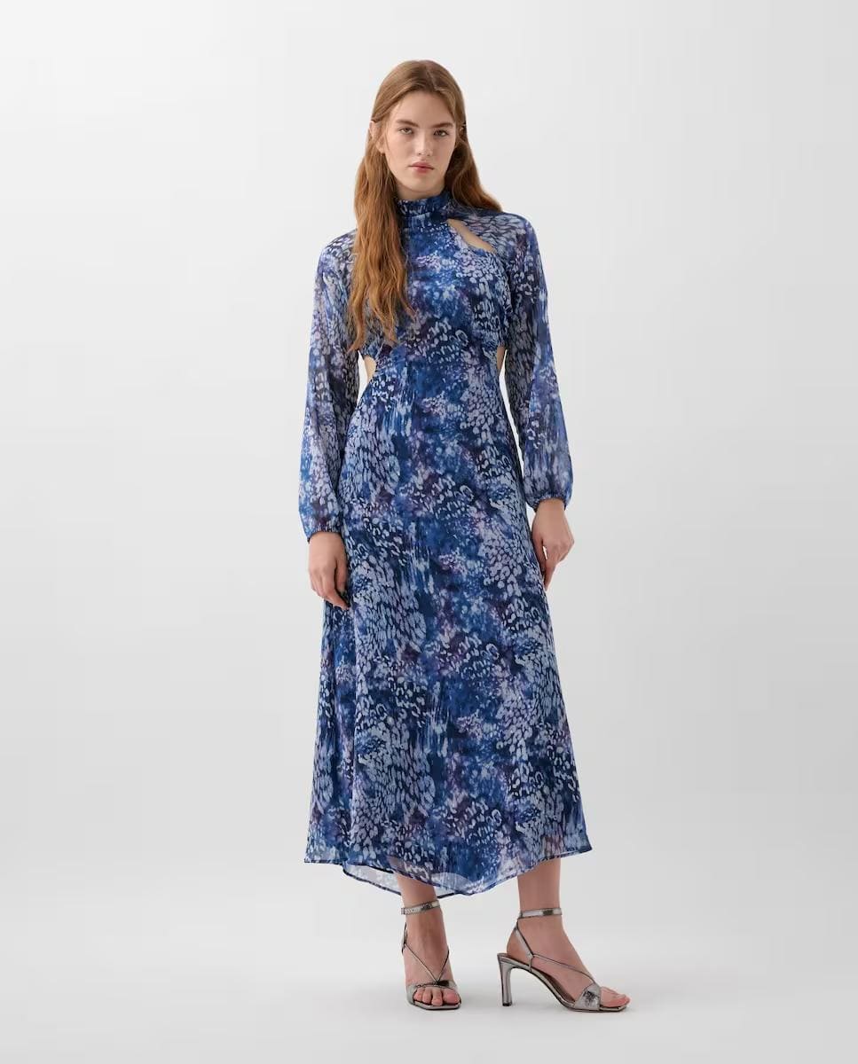 Vestido midi con cierre abotonado