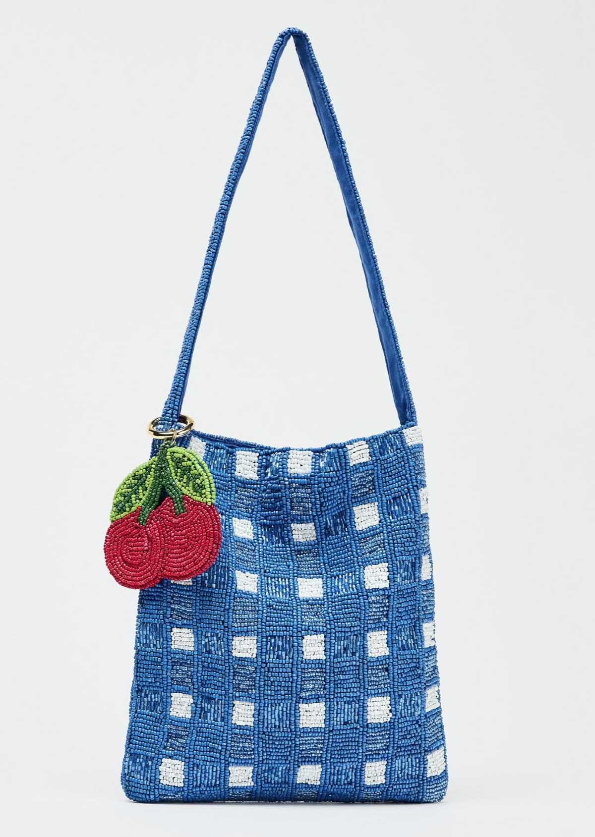 Mini saca abalorios fantasía de Zara