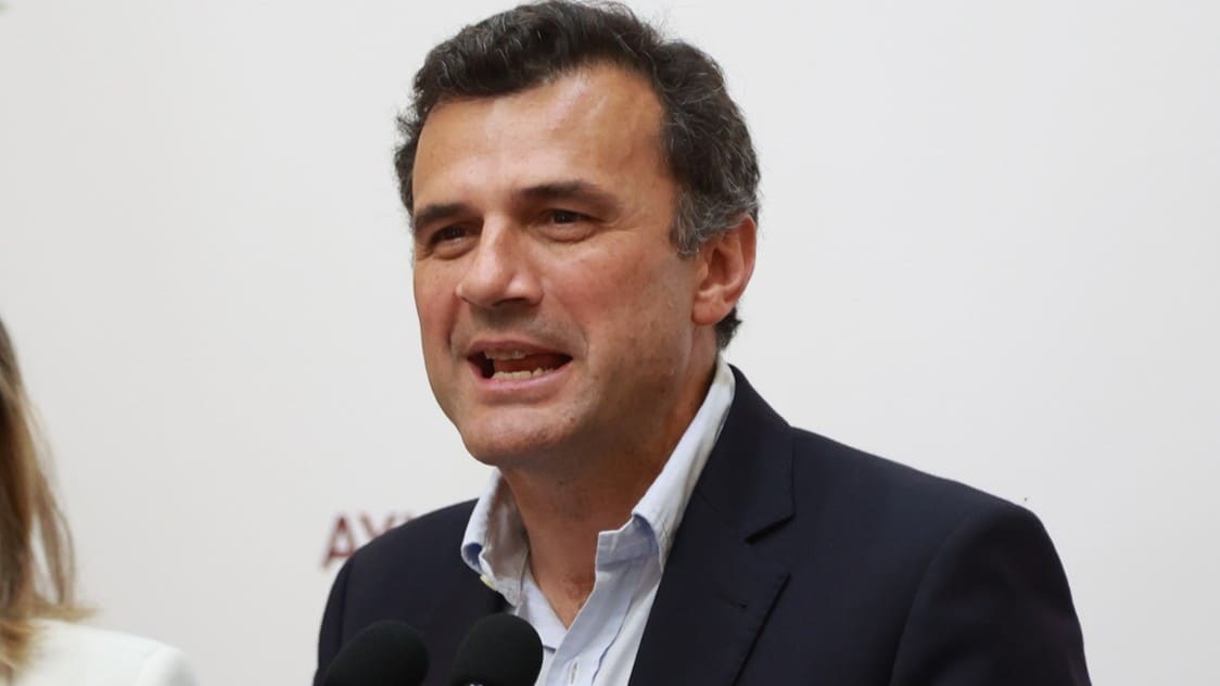 El alcalde de Cádiz, durante su atención a los medios | Cristo García