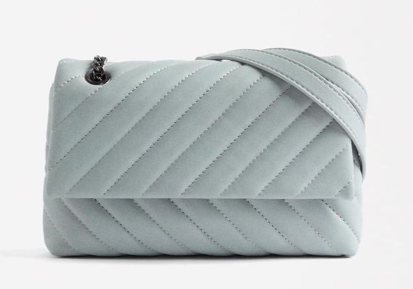 Bolso de hombro multiposición acolchado con cierre imantado