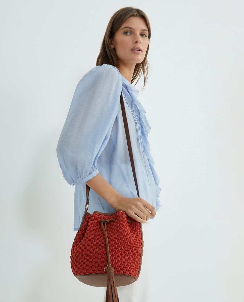 Bolso saco de crochet con borla, Latouche