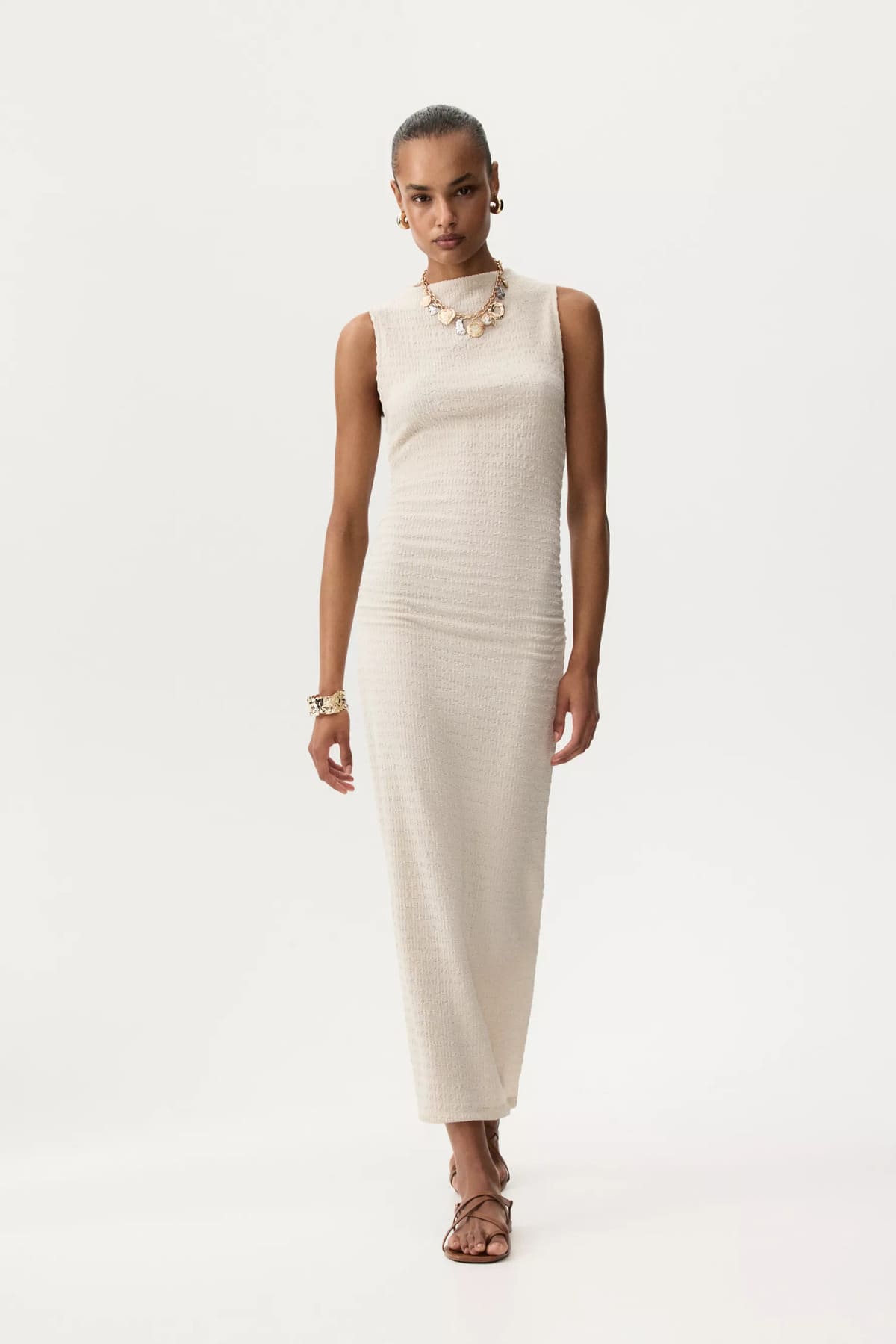 Vestido midi textura de cuello elevado