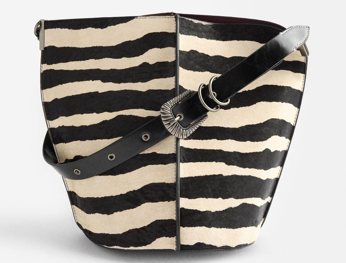 Bolso de hombro de piel con estampado animal print y neceser extraíble de Parfois
