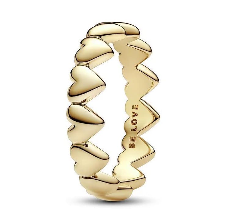 Anillo Fila de Corazones