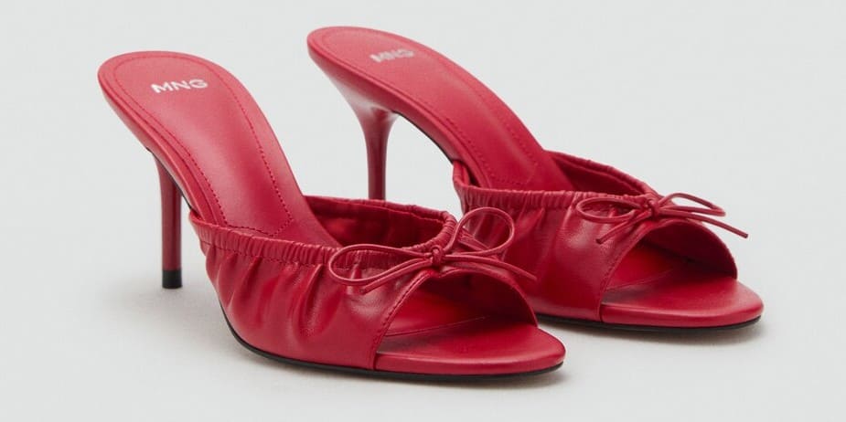 Sandalia tacón aguja lazo de Mango