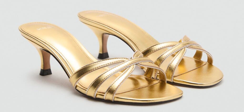 Sandalia tiras tacón kitten de Mango