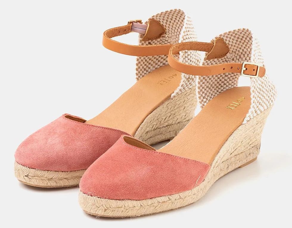 Las sandalias de piel con cuña para mujer TEX en color rosa claro de Carrefour