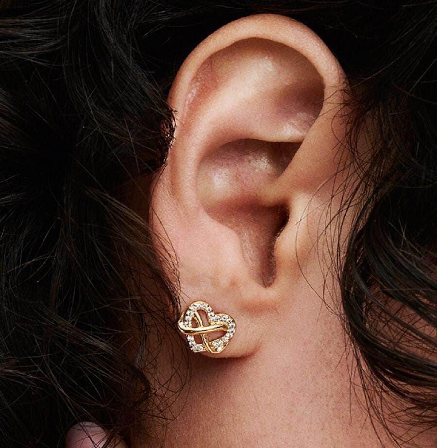 Pendientes de Botón Corazón Infinito Brillante de Pandora