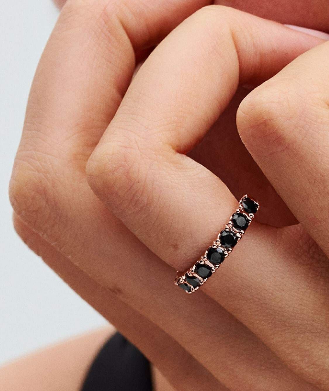 Anillo Eternity Fila Brillante Negra de Pandora