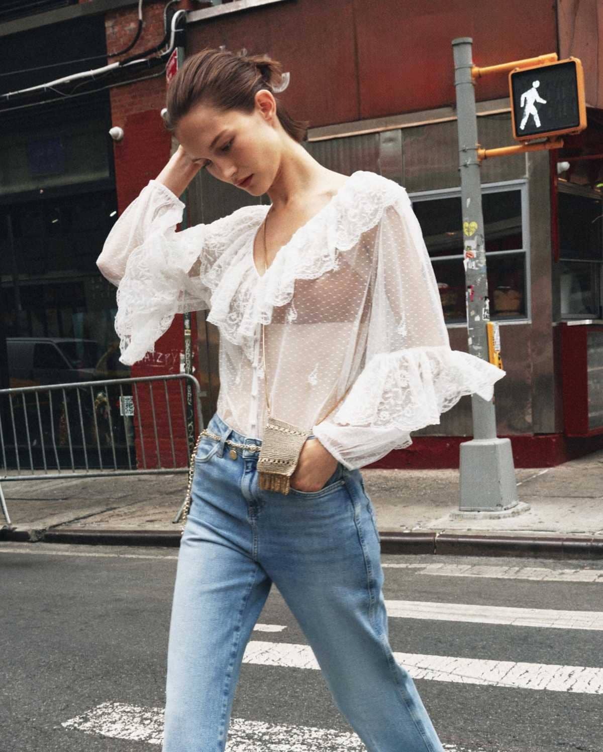 Blusa romántica semitransparente de Zara