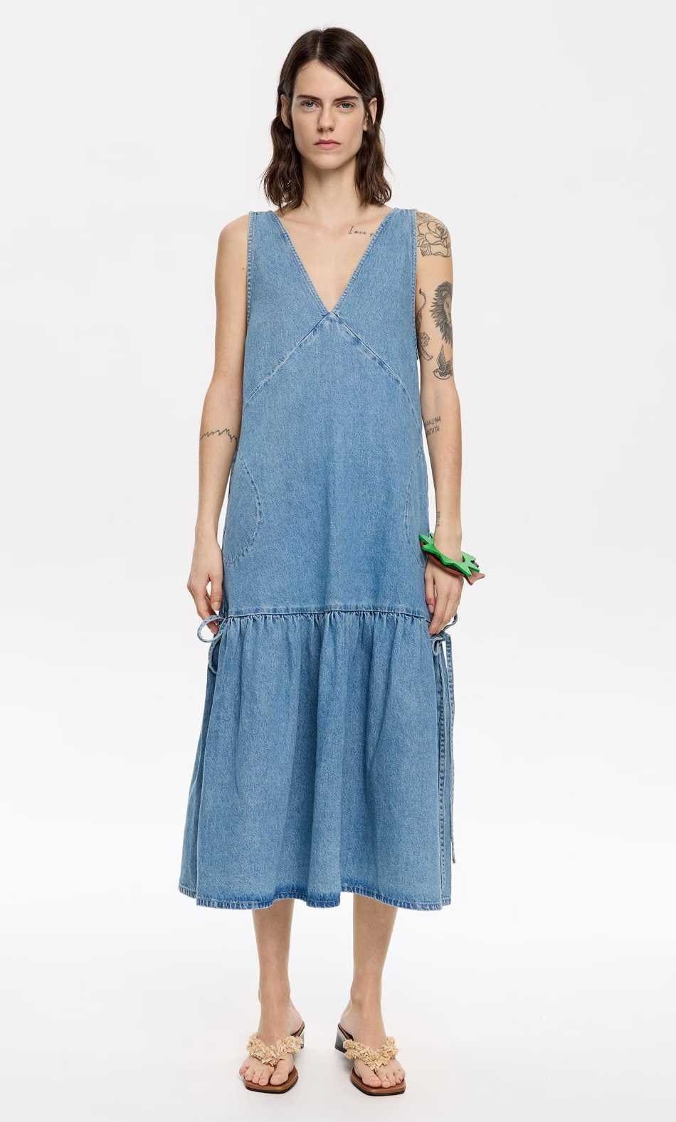 Vestido denim midi vuelo de Bimba y Lola
